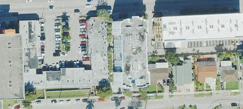 Freestanding Shopping Center