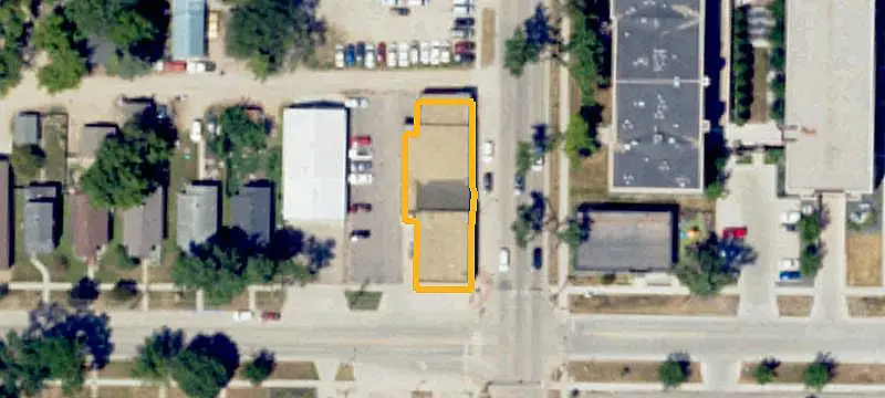 Multi-Tenant Storefront Property