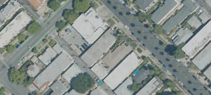 6-Unit Apartment Building