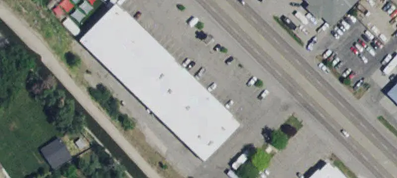 Multi-Tenant Shopping Center