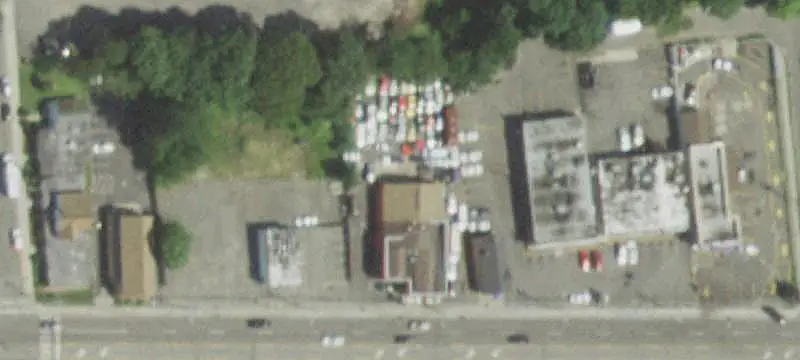 Six-Store Modern Shopping Center