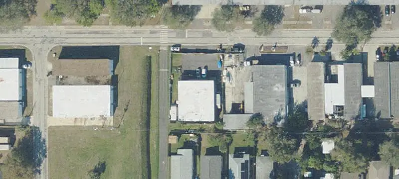 Warehouse with Grade-Level Loading