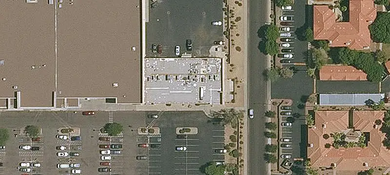 Albertsons Shadow-Anchored Shopping Center