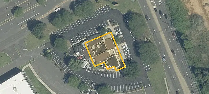 Freestanding Anchor Shopping Center