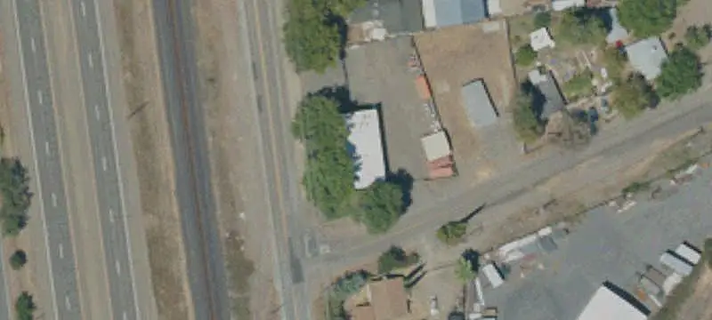Fenced-Yard Flex Building