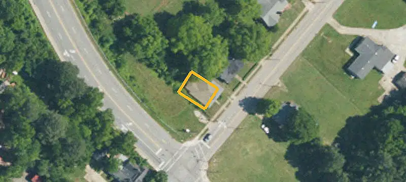 Commercial Land at Three-Street Intersection