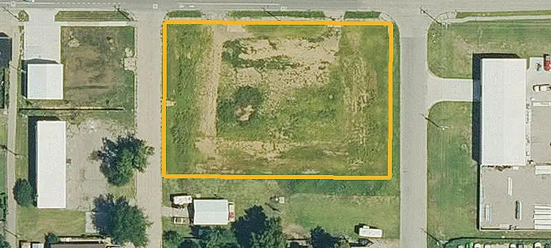 Commercial Land with Three-Side Frontage
