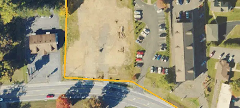 Grade-Level Commercial Land