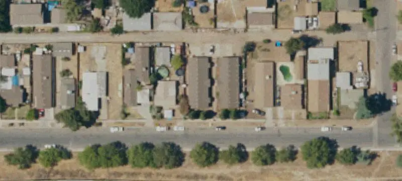 Single-Story 8-Unit Apartment Building