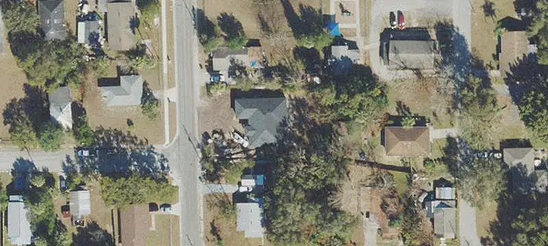 Flex Building with Fenced Yard