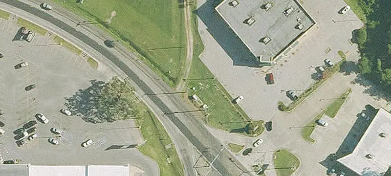 Scott Oaks Grocery-Anchored Center
