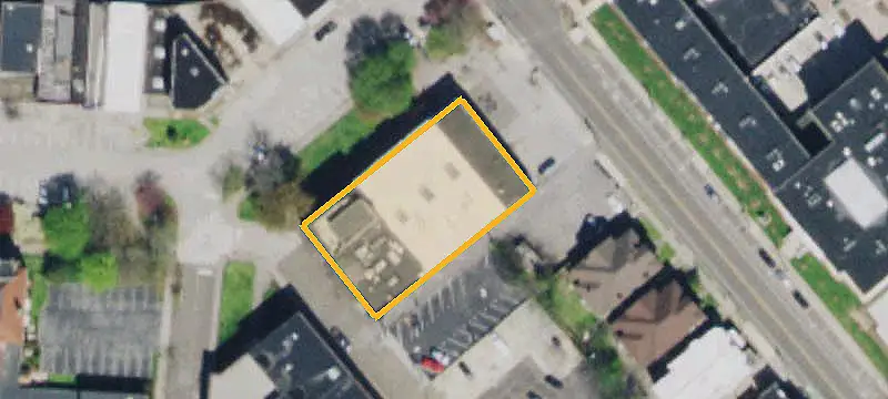 Historic-District Restaurant Building