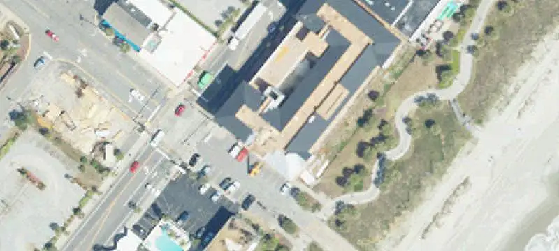 Oceanfront End-Cap Retail Space
