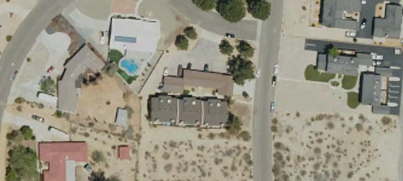 6-Unit Townhome-Style Apartment Building