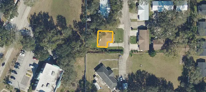 7-Unit Apartment Building