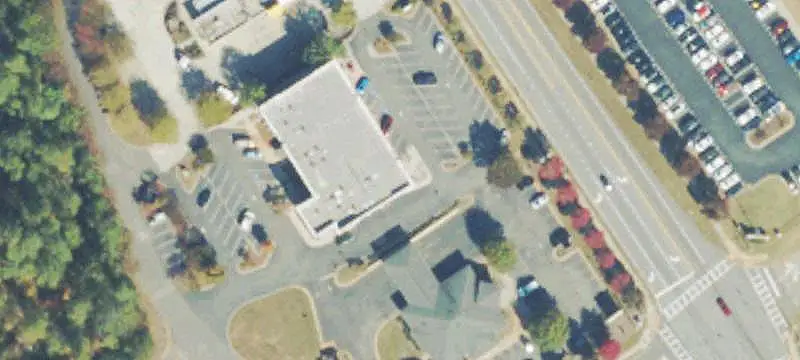 Shopping Center with Elevator