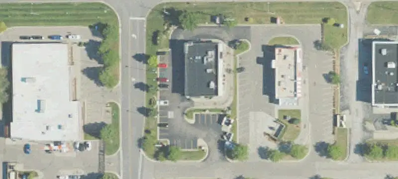 Endcap Drive-Through Restaurant