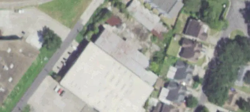 Warehouse with Grade-Level Access