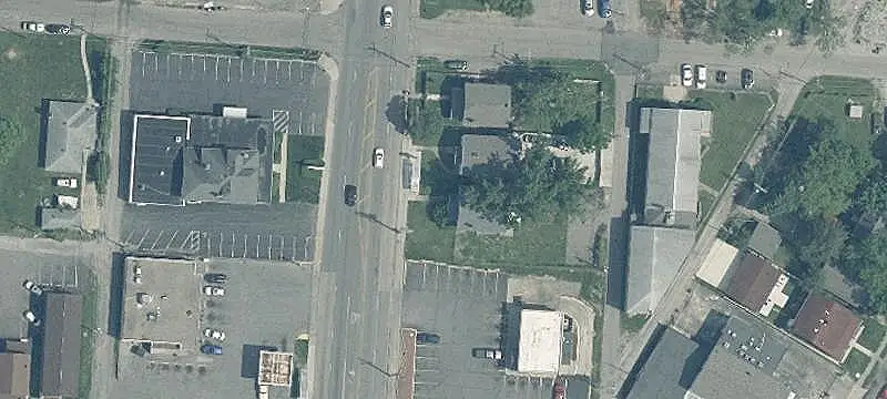 Three-Level Mixed-Use Building