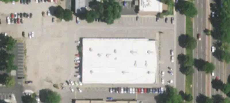 Retail Building with Parking Lots