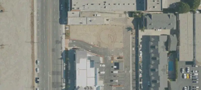 Starbucks-Anchored Shopping Center