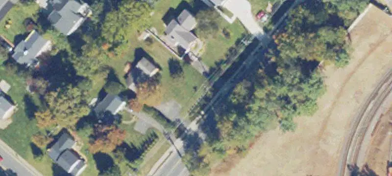 Signalized-Access Commercial Land