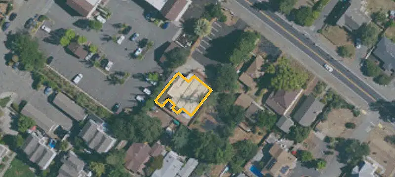 Freestanding Storefront Property