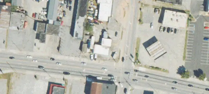 Adaptable Auto Shop Building