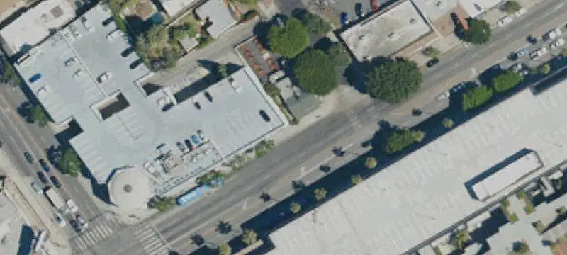 Anchored Multi-Level Shopping Center