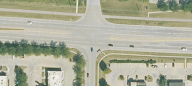 Retail Space with Signalized Access