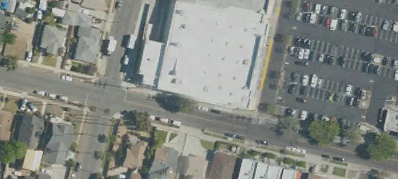 Sprouts-Anchored Shopping Center