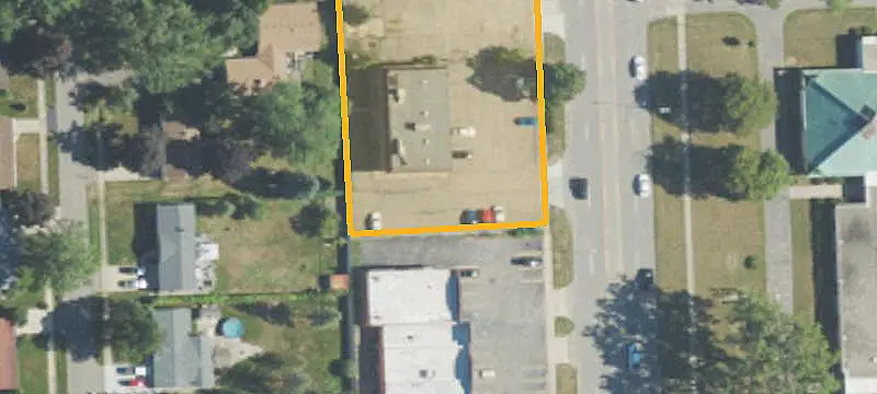 Single-Story Retail Strip Center