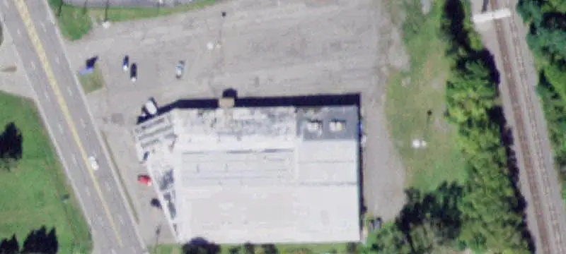 Auto Shop With Service Bays