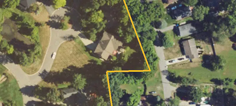 4275 Forest Valley Court, Waterford, MI 48328