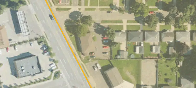 Single-Story Storefront Property