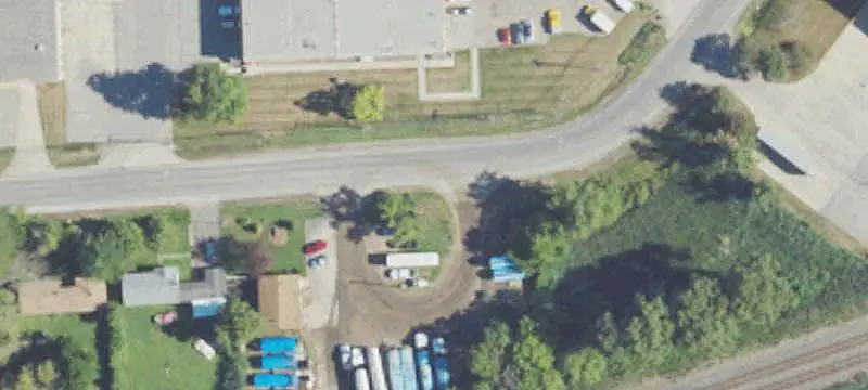 Industrial Truck Terminal with High-Clearance Space