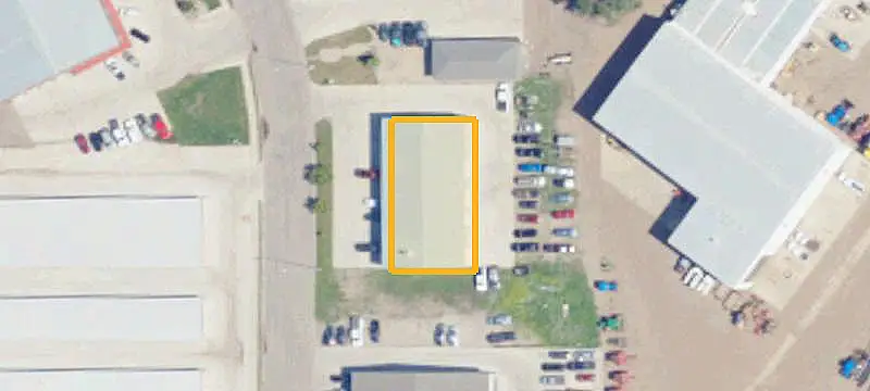 Standalone Flex Building with Yard