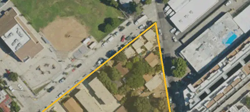 Two-Unit Duplex Near Parks