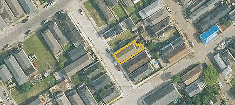 Duplex with Adjacent Lot