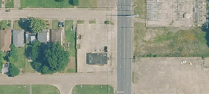 Freestanding Retail Storefront with Extra Lot