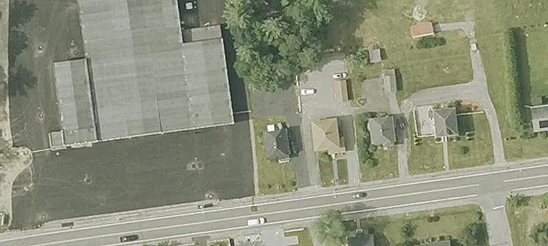 Mixed-Use Property with Upstairs Apartment