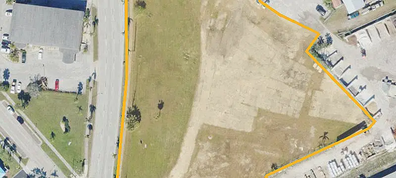 Commercial Land with Storage Use