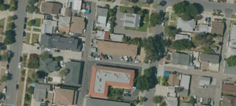 10-Unit Apartment Building with Laundry