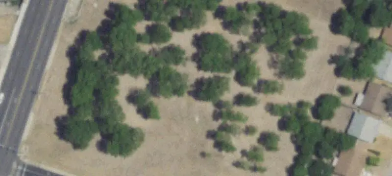 Signalized Commercial Land
