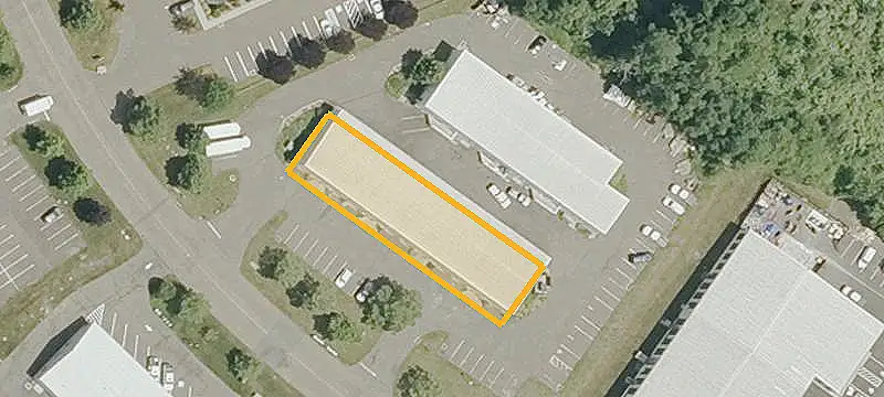 Warehouse Unit with Overhead Door