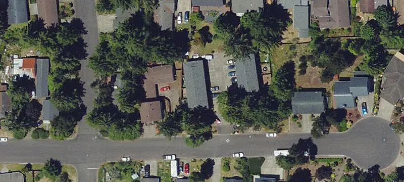 8-Unit Apartment Building