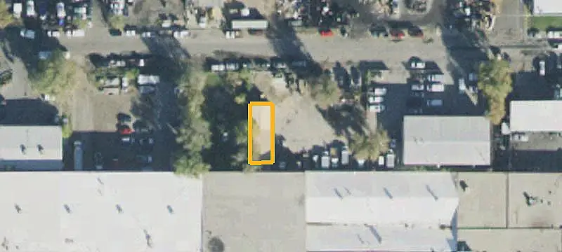 Freestanding Flex Building with Fenced Yard
