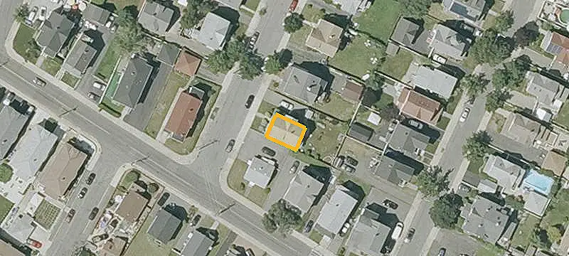 Duplex with Enclosed Yard