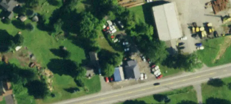 Three-Bay Auto Shop with Apartment