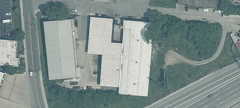 Warehouse Space with Multiple Drive-Ins